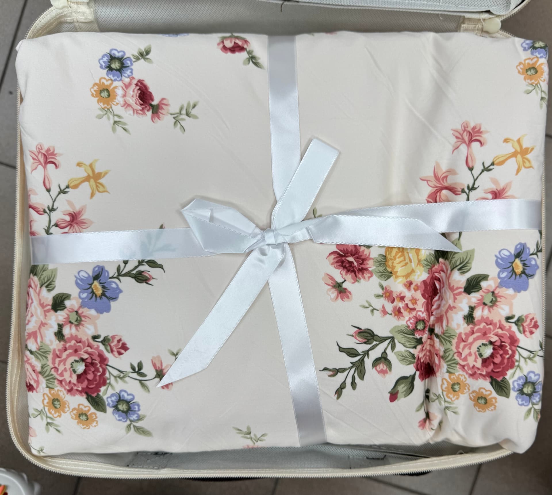 Комплект постільної білизни з різнокольоровими FAVOURITE TEXTILES квітками 2