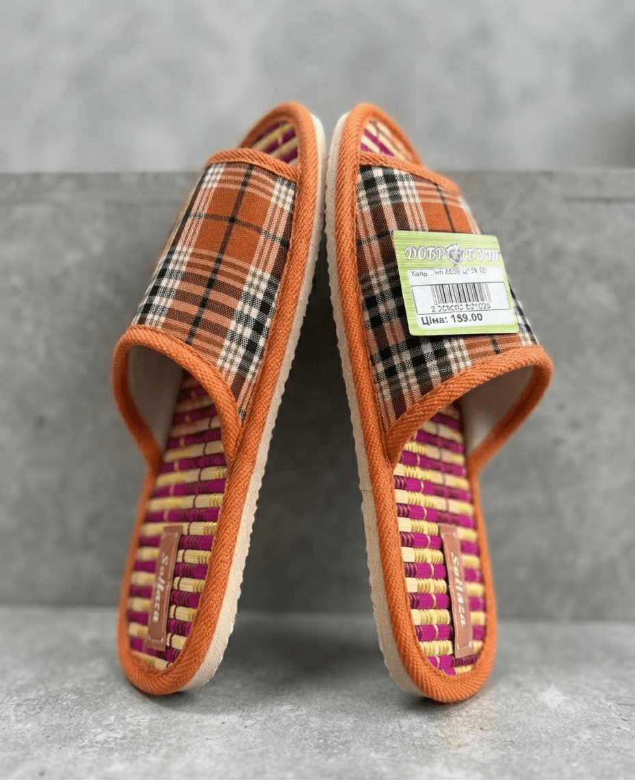 Жіночі капці оранжеві в клітинку розмір one size 3