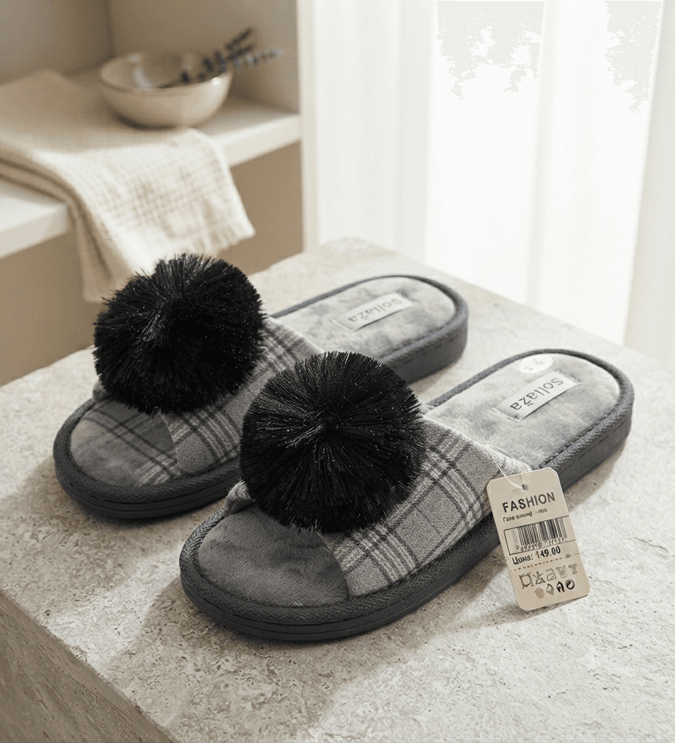 Жіночі капці сірі з чорним помпоном розмір one size 3
