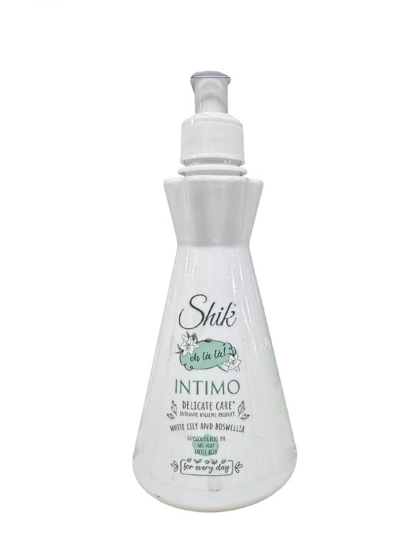 Transparent plastic bottle of Shik Intimo Delicate intimate hygiene product with white dispensing