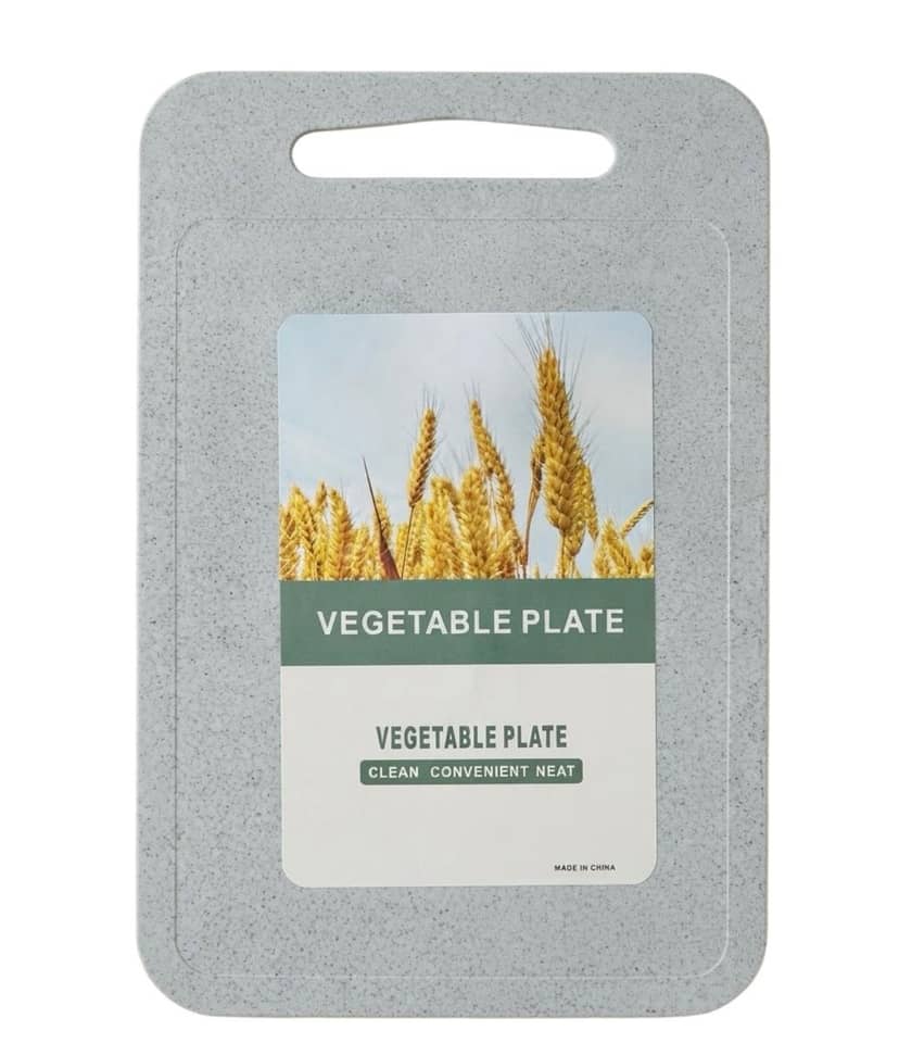 Plastic kitchen cutting board with handle