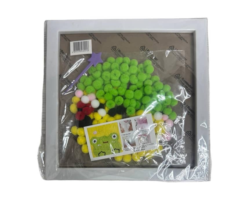 Pom-Pom Picture Frog 22x22 2