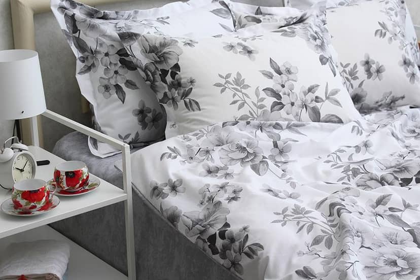 Комплект постільної білизни білий з сіро/фіолетовими квітами FAVOURITE TEXTILES 2