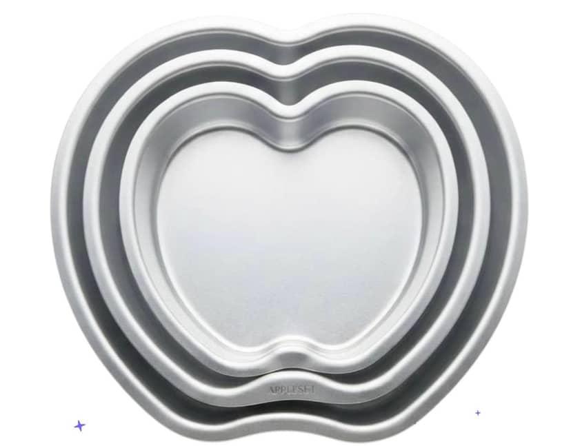 Heart-shaped aluminum cake mold set