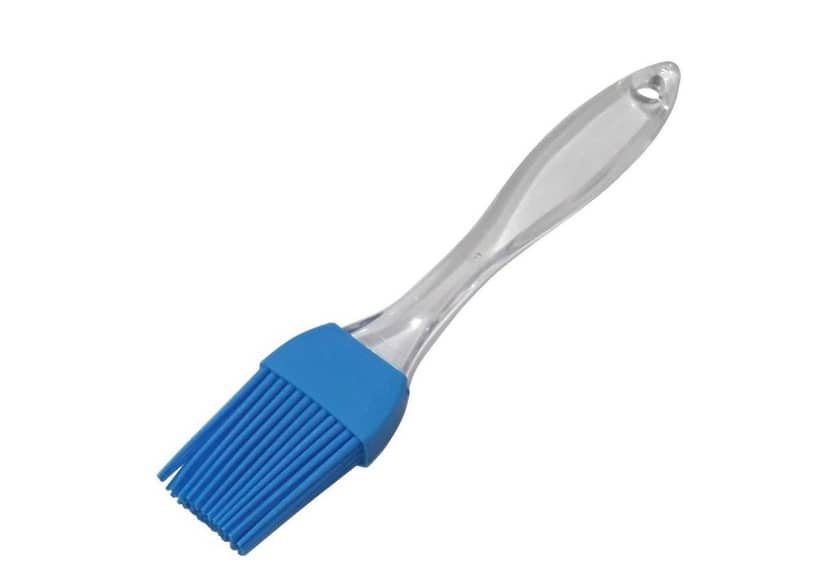 Silicone brush in transparent packaging