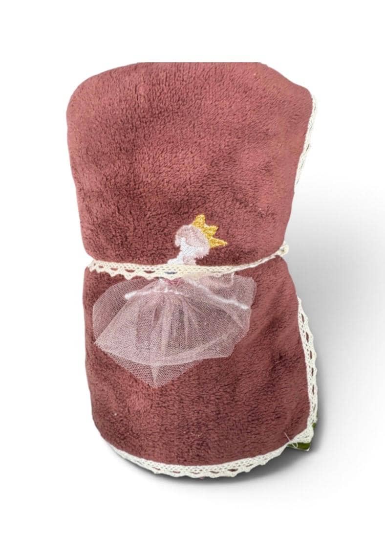 Red fiber towel with princess design