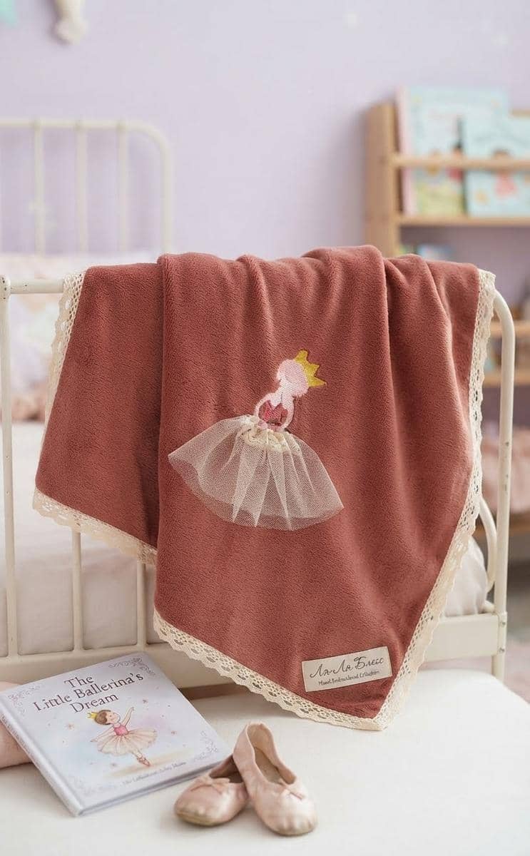 Red Fiber Bath Towel with Princess Design 4
